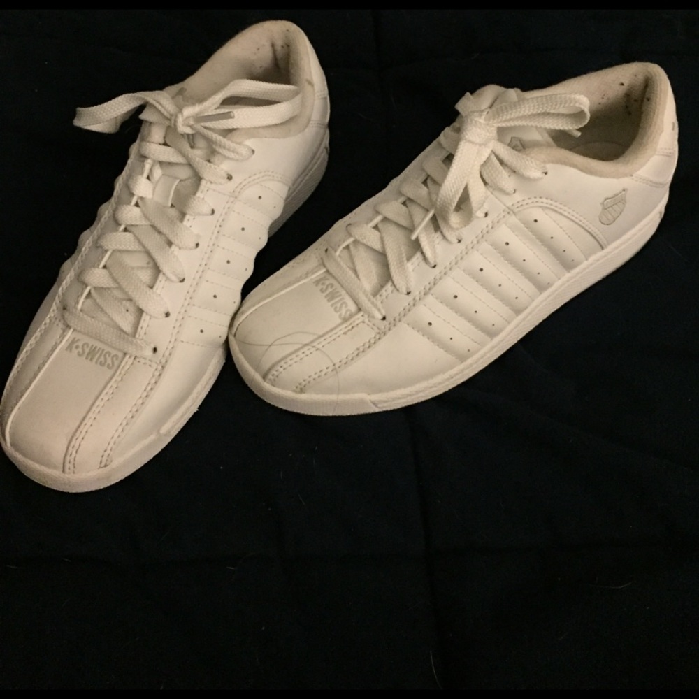 K  Swiss tennis shoes