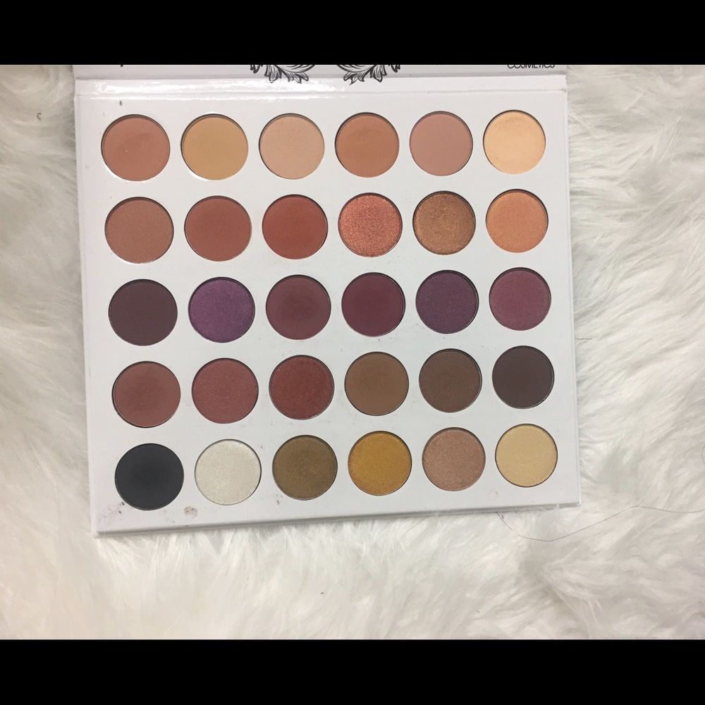 Eyeshadow palette