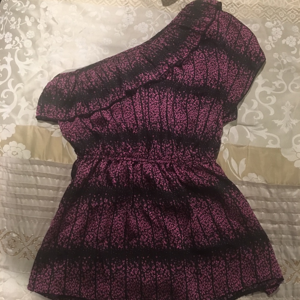 Off the shoulder top!