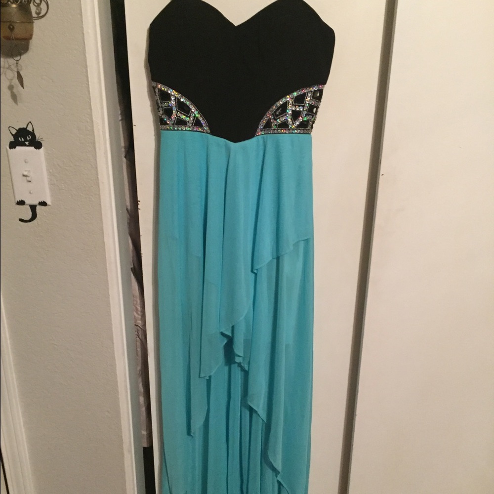 Cocktail dress by Stacy Skilar