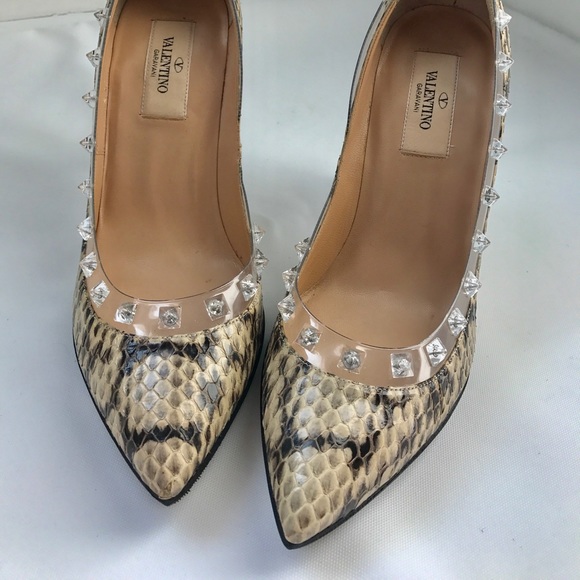 ♦️sold♦️Valentino rockstud snake skin pumps - Picture 2 of 6