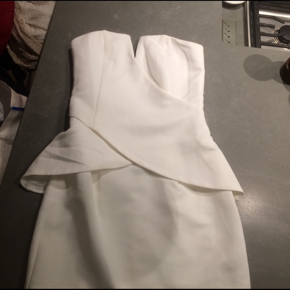 Fancy white little dress - Picture 1 of 3