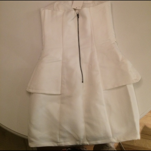 Fancy white little dress - Picture 3 of 3