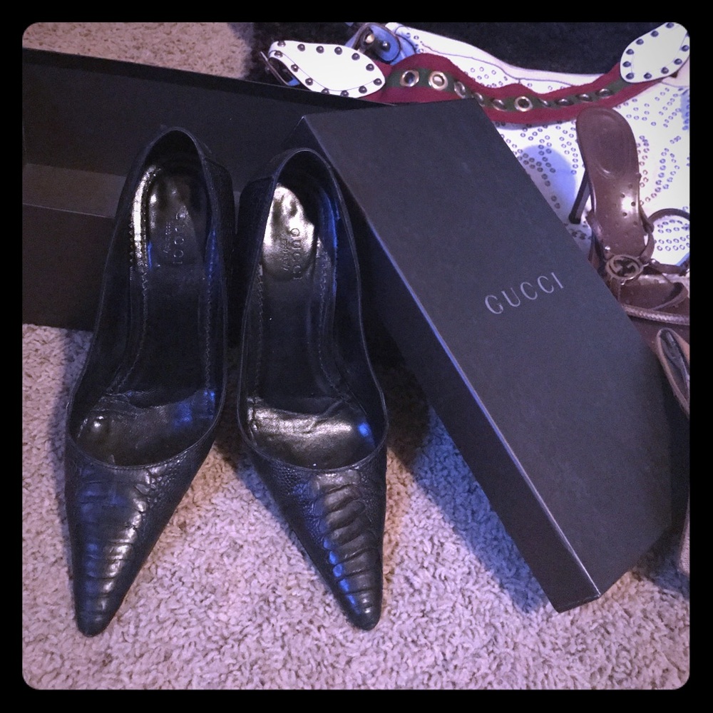 Black leather 💯 AUTHENTIC GUCCI HEELS! Size 7B