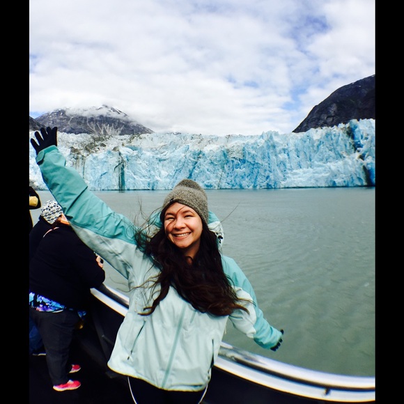 Meet your Posher! - Picture 4 of 4