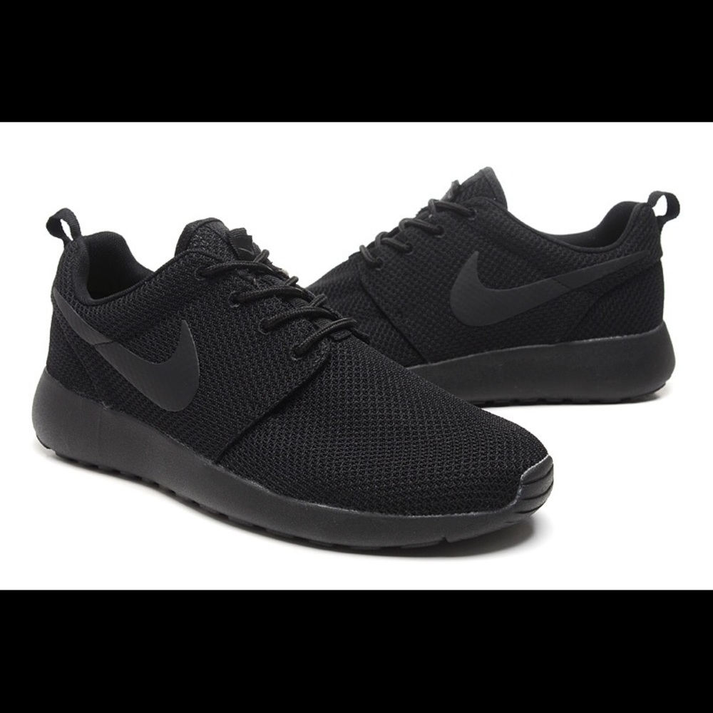 Black Roshe Run(sold)