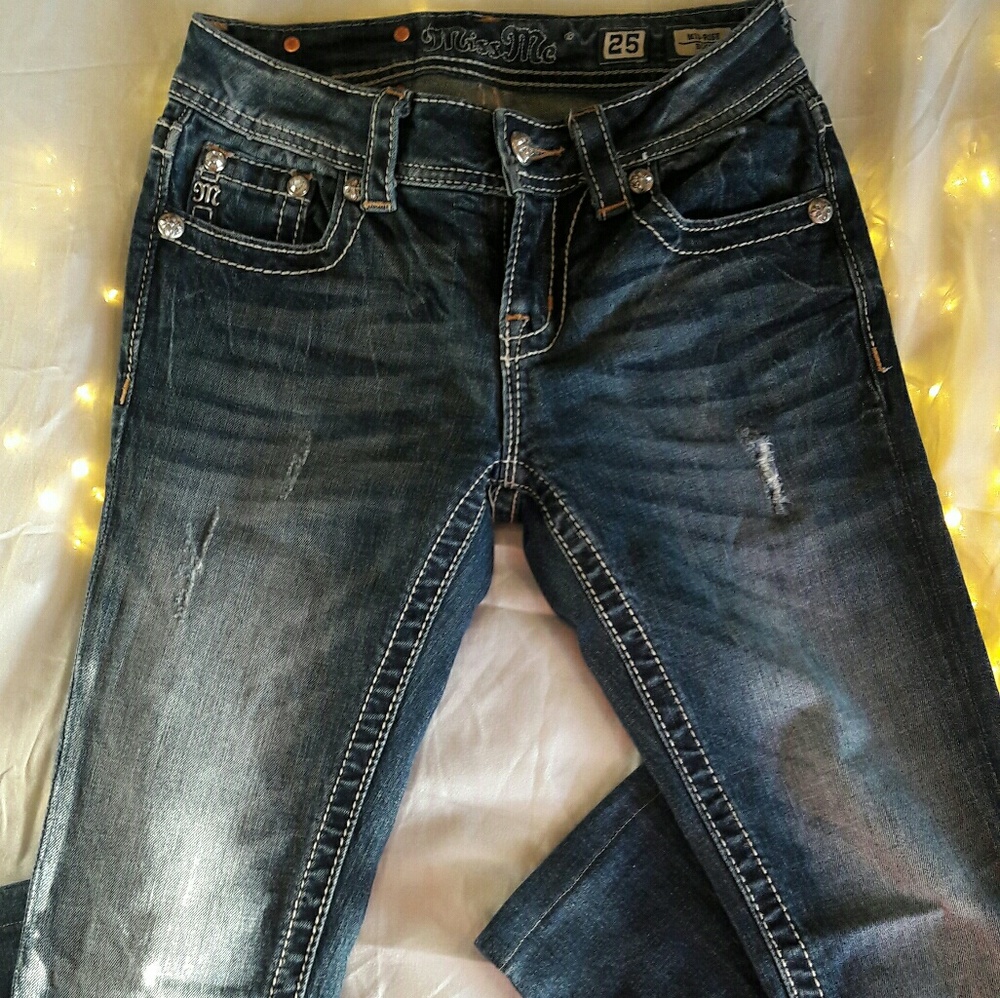 The cutest Miss Me Jeans!! sz 25 mid-rise boot