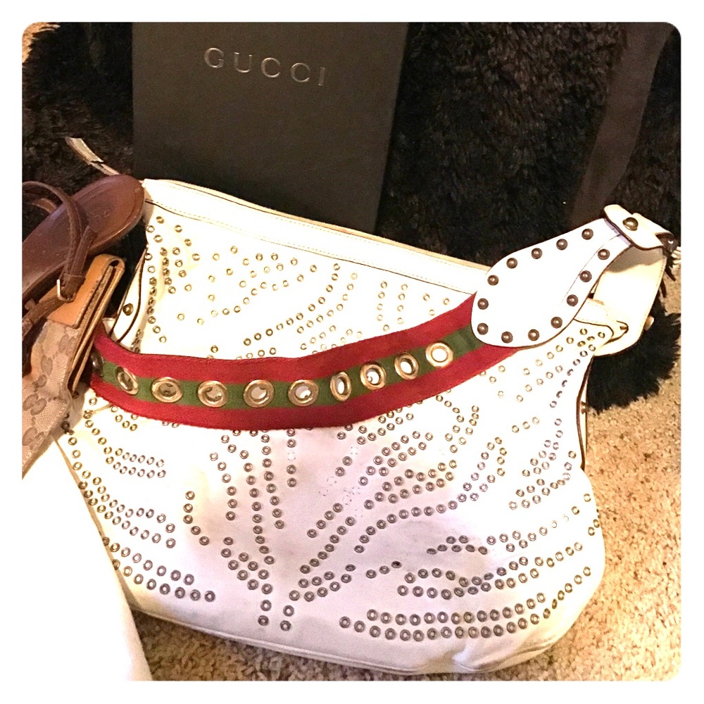 White Leather 💯 Gucci bag! Red & Green strap