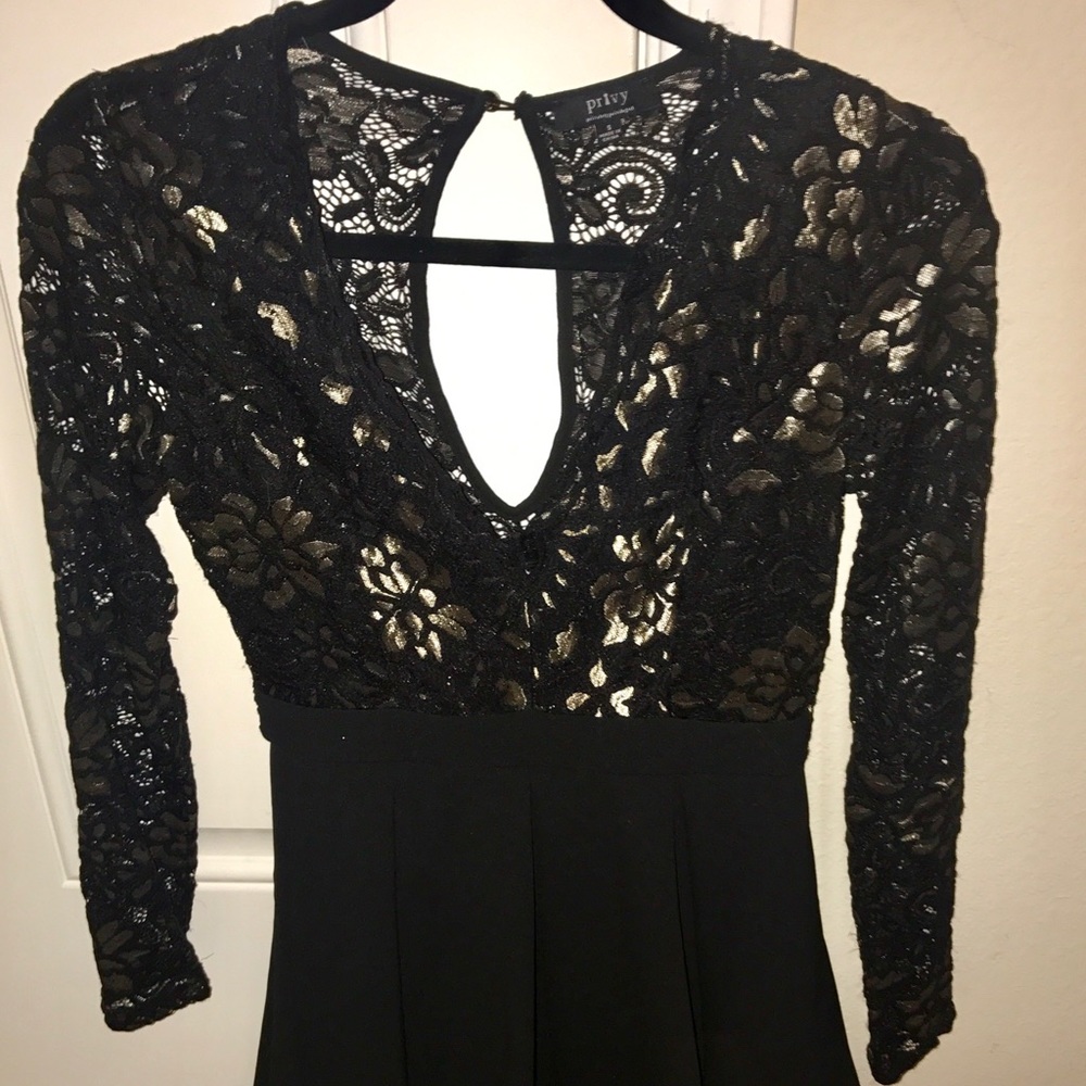 Black lace and shimmer A line dress - Picture 4 of 5
