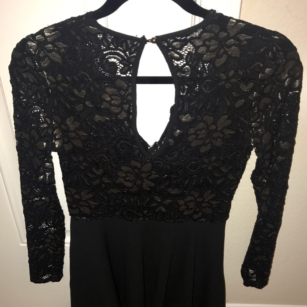 Black lace and shimmer A line dress - Picture 5 of 5