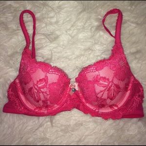 34a Victoria's Secret body lace bra