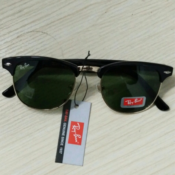 Ray-Ban RB3016 Classic Clubmaster Sunglasses