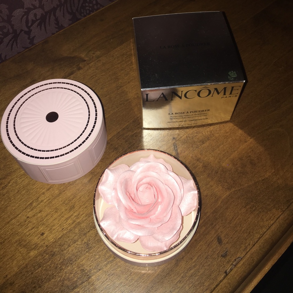 LA ROSE À POUDRER 🌹