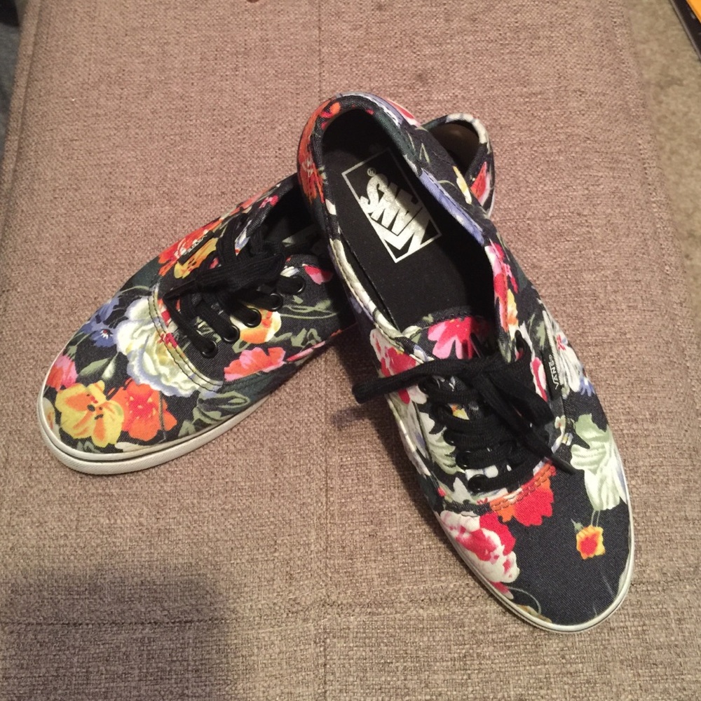 VANS low top shoes size 7