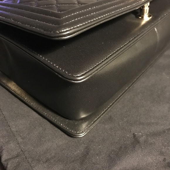 Black Chanel new medium boy bag - Picture 4 of 8