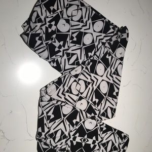 TC LuLaRoe leggings.
