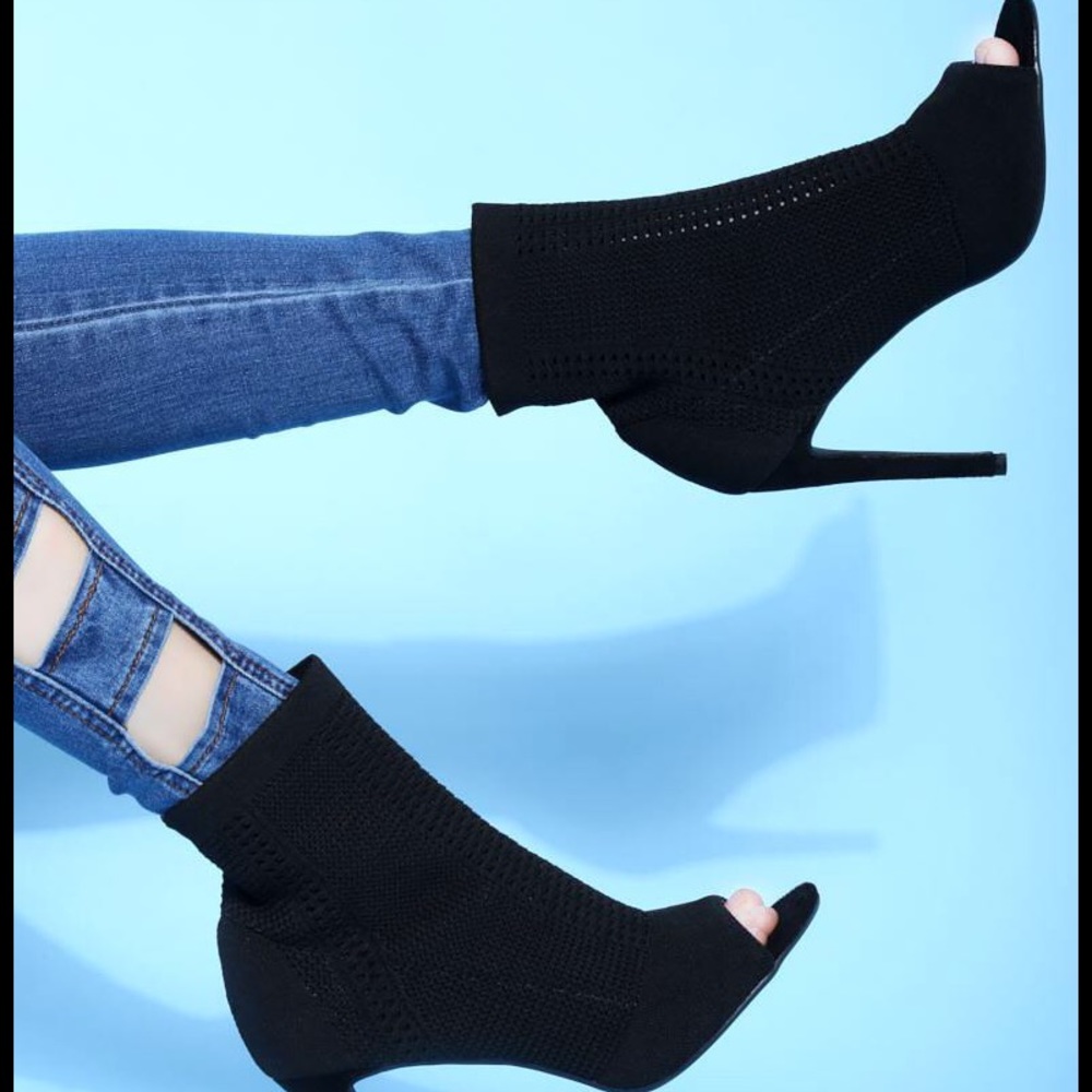 Open toe knitted heel