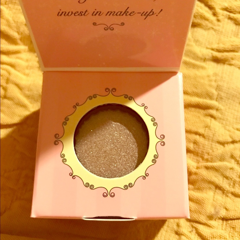 Too Faced Eye Shadow- Glamazon