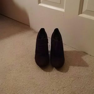 Nine West chocolate brown suede shoe bootie 6.5