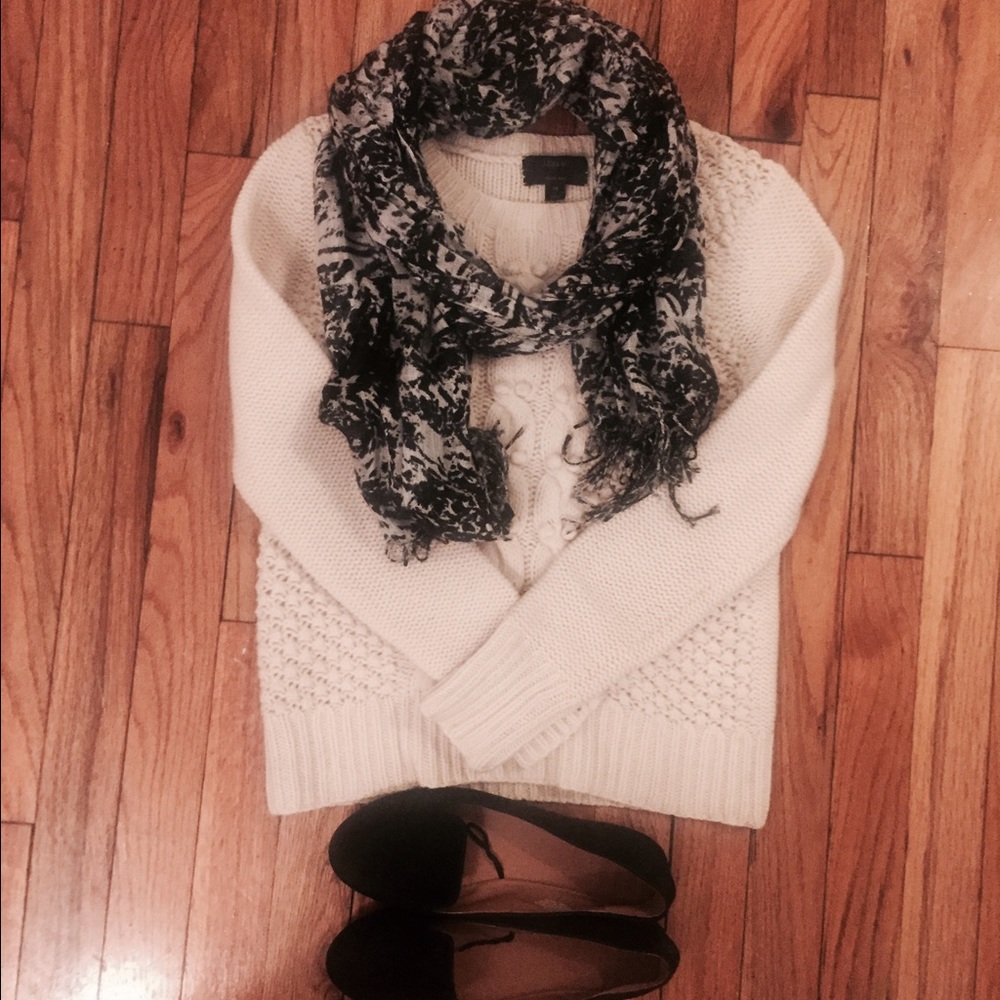 ❗️LAST CHANCE ❗️J. Crew Cable Knit Sweater