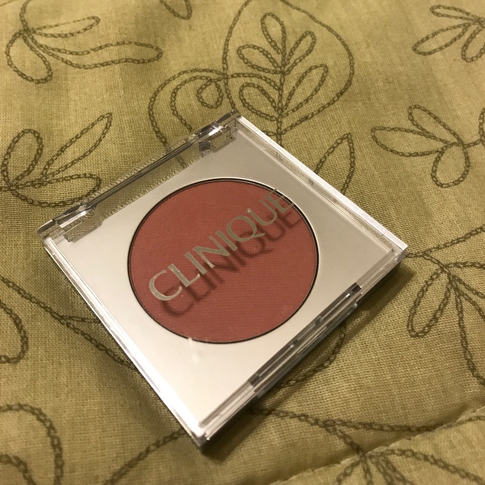 Clinique soft-pressed powder