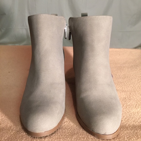 SOLD/New Circus By Sam Edelman Greenish Gray Boots - Picture 2 of 4