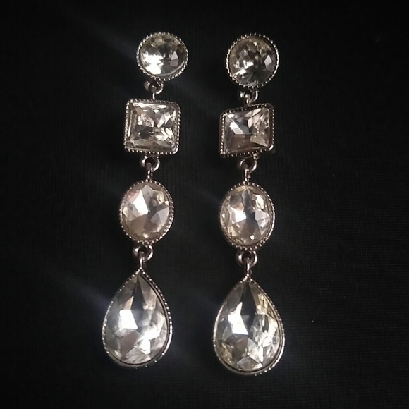 ❤️CZ Tear drop Earrings❤️ - Picture 1 of 3