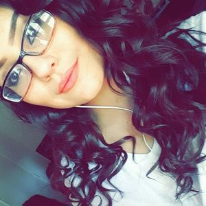 Meet your Posher, Desiree