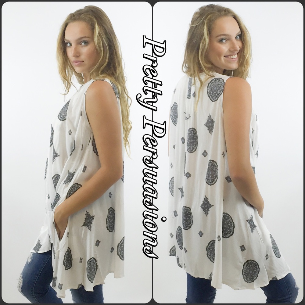 LAST ONE‼️Black & White Mixed Print Boho Swing Top - Picture 2 of 3