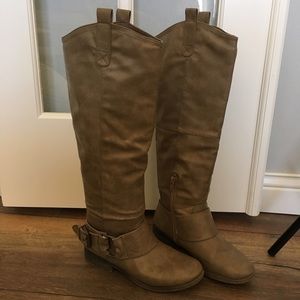 •S A L E• Knee height boots