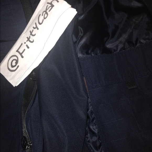 Michael Kors Trench coat with hood. - Picture 4 of 4