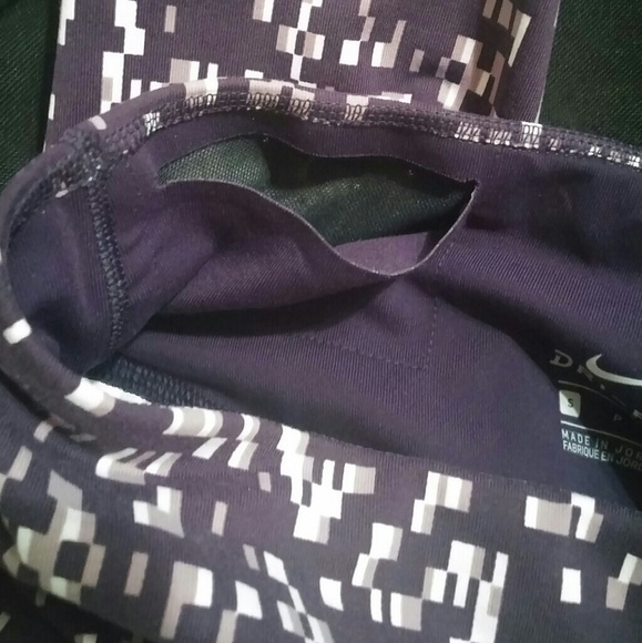 NWT Nike Training Tight Leggings Digital Camo - Picture 8 of 8