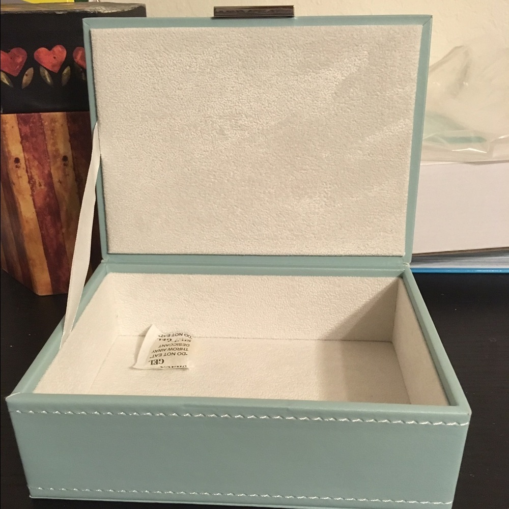NEW -Nova jewelry box in blue mist color.