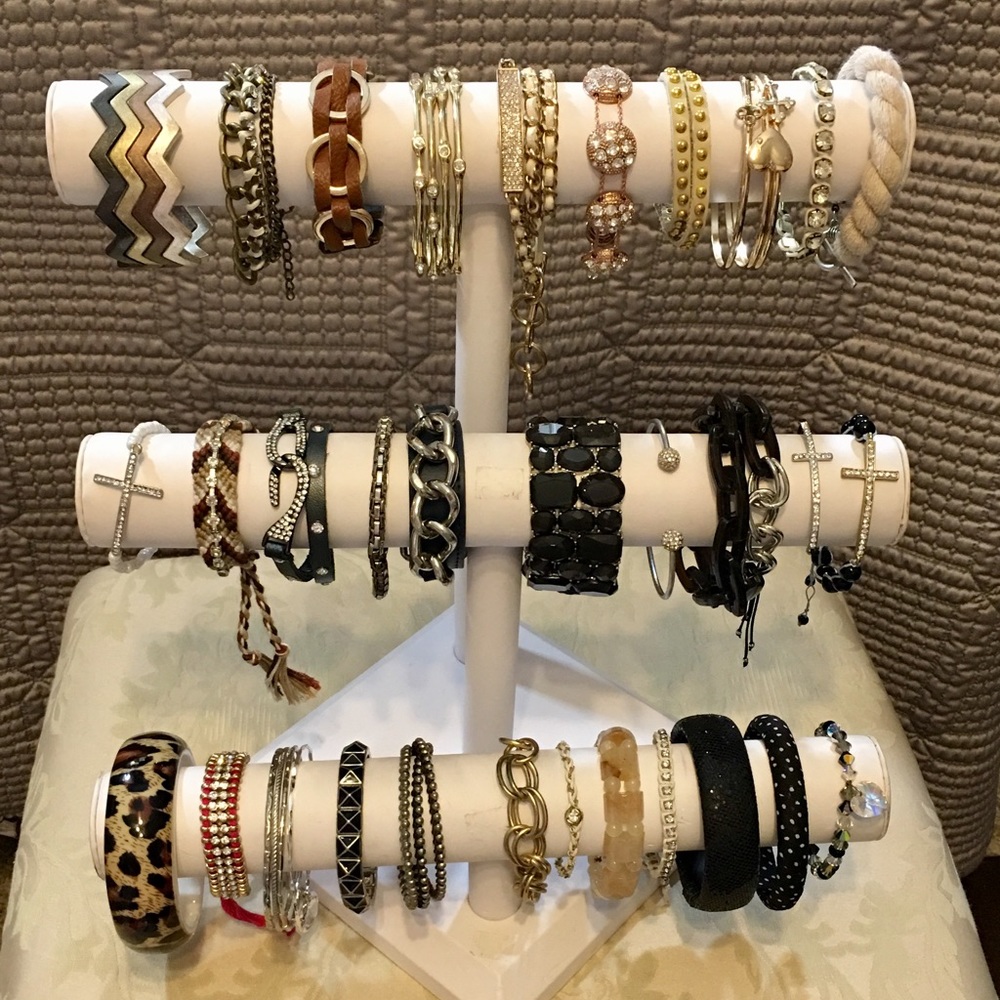 Lot Of 32 Bracelets