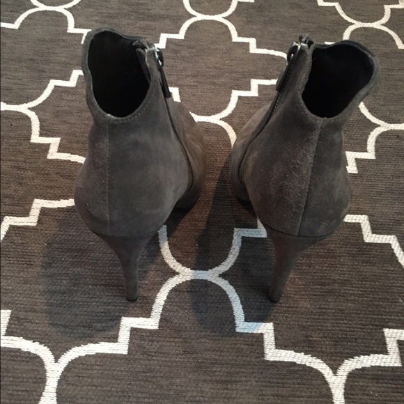 Jessica Simpson Charcoal 5"suede ankle boots 7 1/2 - Picture 3 of 4