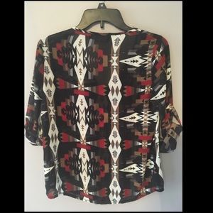 AKIRA Patterned Top Long/Roll Up Sleeves