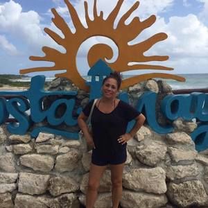 Meet your Posher, Deanna