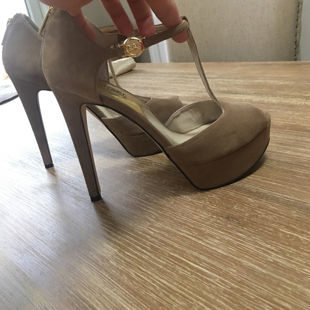 michael kors 8/5 ! 👠