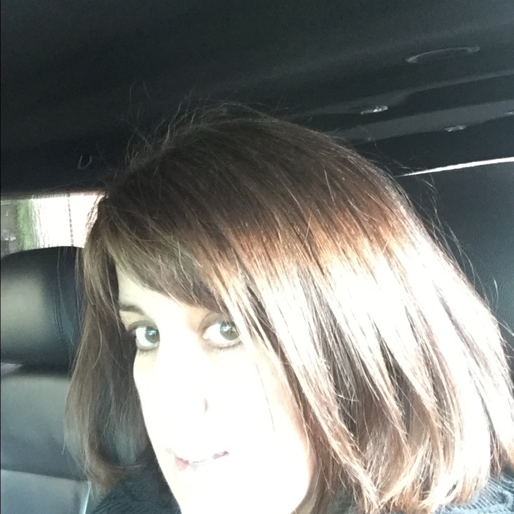 Meet your Posher, Debbie