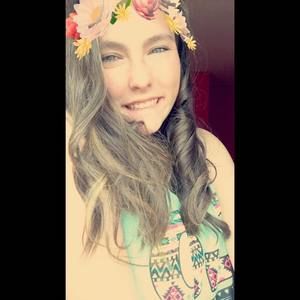 Meet your Posher, Maegan