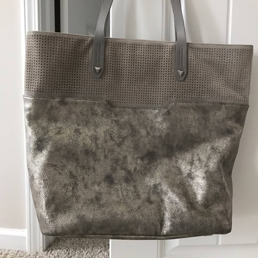 Stella and Dot medium Hudson tote