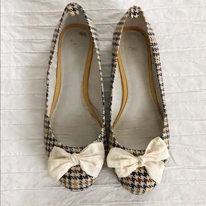 Gap houndstooth bow flats