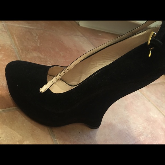 Hot Authentic New Prada Suede wedges - Picture 4 of 4