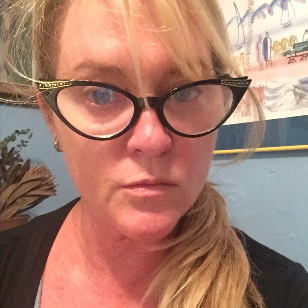 Meet your Posher, Dara