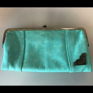 Beautiful ROXY clutch