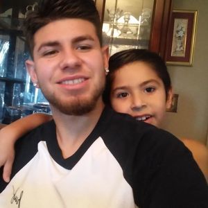 Meet your Posher, Carlos