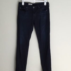 AG dark denim jeans in pristine condition. 28R