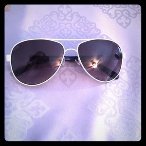 TORY BURCH AVIATOR SUNGLASSES