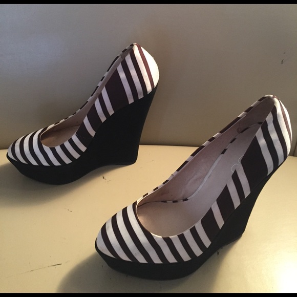 Brown White Striped Aldo Wedges Size 37 - Picture 2 of 8
