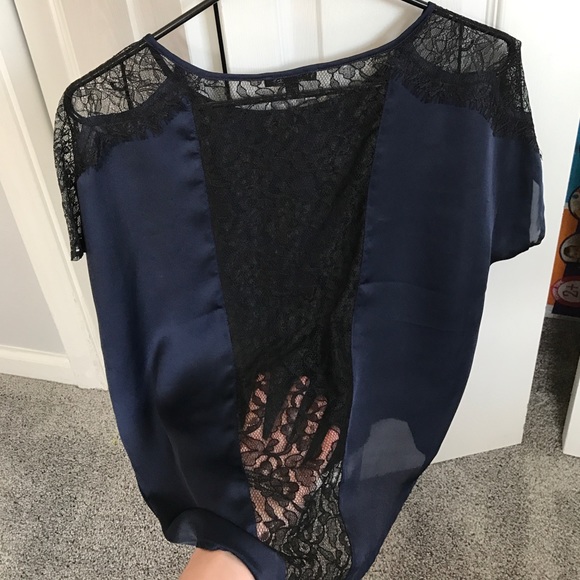 Express lace top - Picture 3 of 5